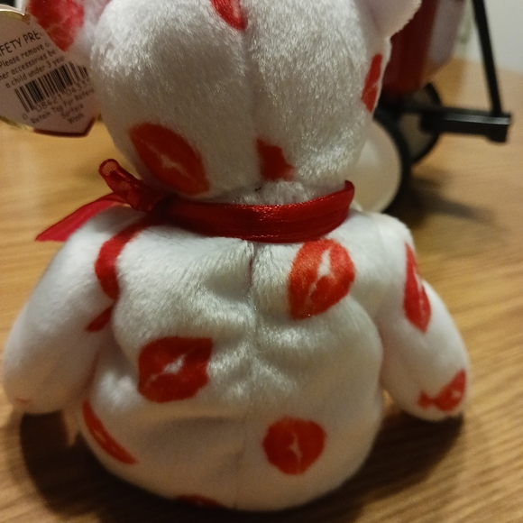 Smooth the Kisses Beanie Babie Bear - Picture 10 of 15